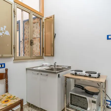 Wolf House Apartment *
